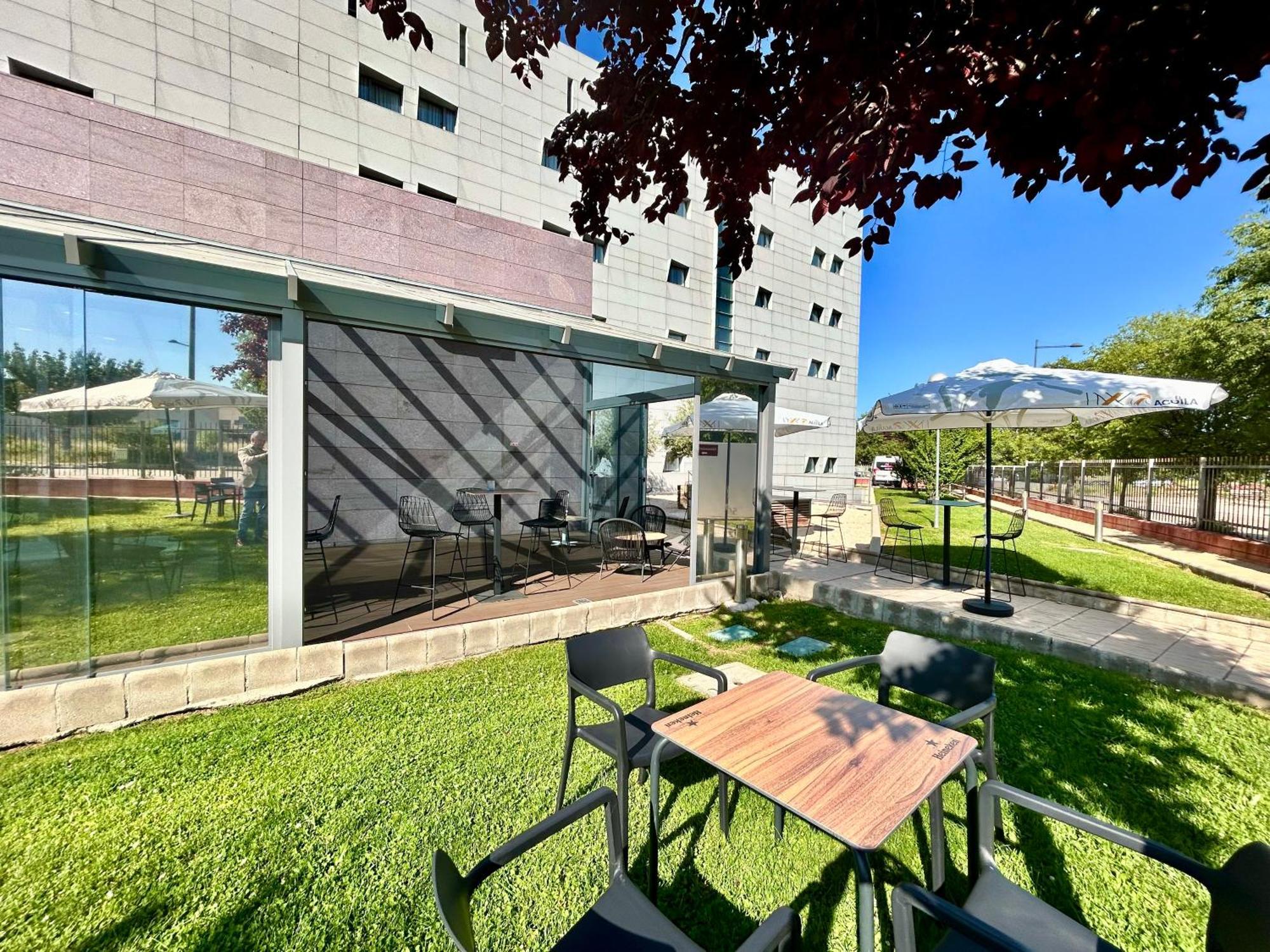 Hotel Ramada By Wyndham Madrid Getafe Exterior foto