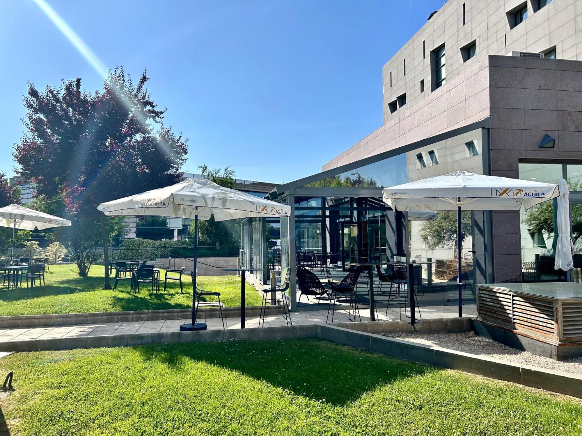 Hotel Ramada By Wyndham Madrid Getafe Exterior foto